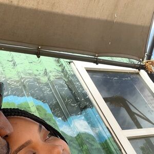 Meet your Posher, Ny B